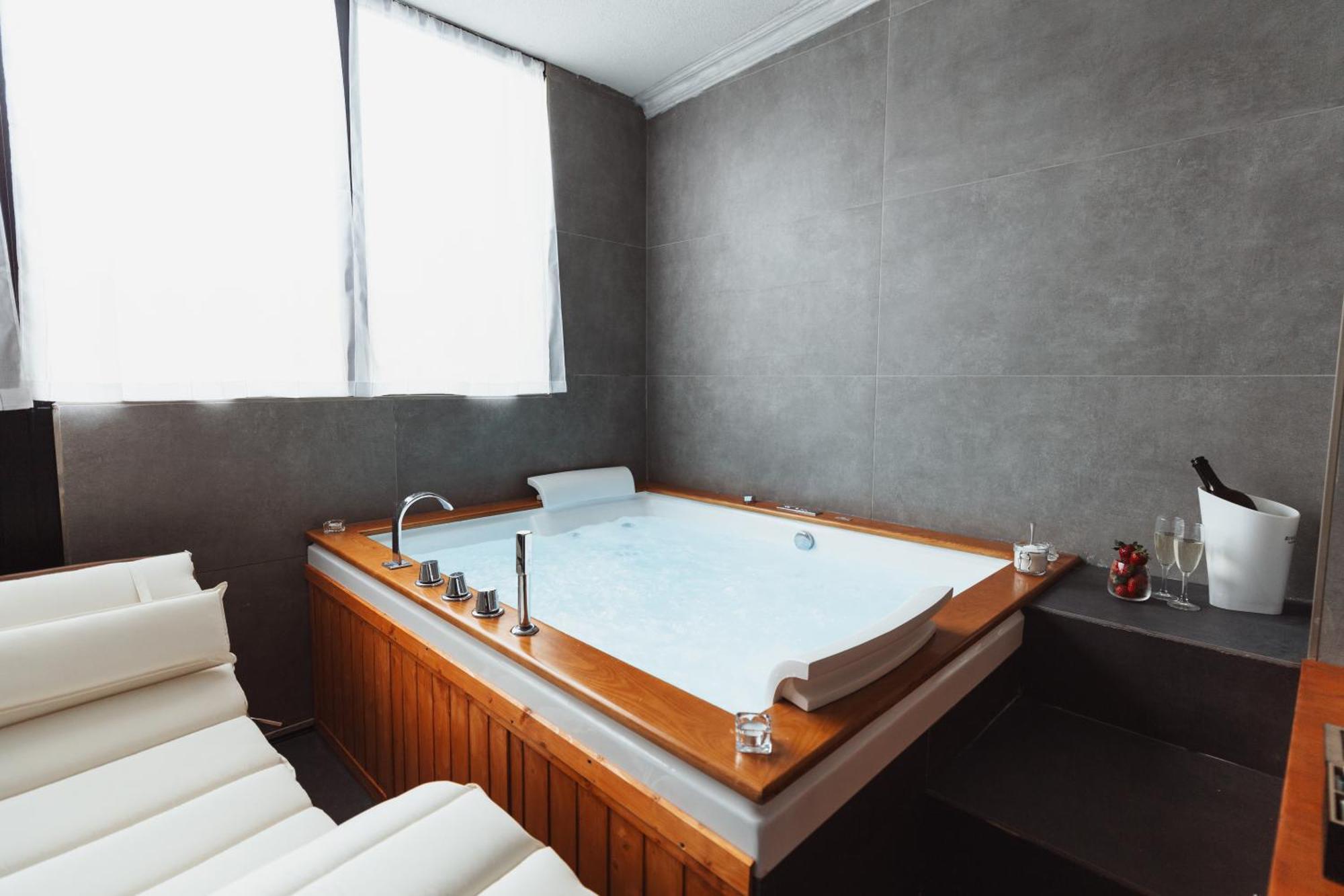 Retreat - Con Privata Rom